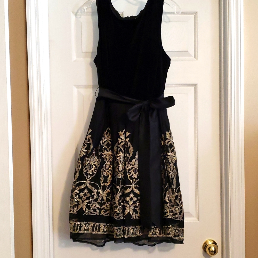 Black and gold cocktail dress velvet top size 14p